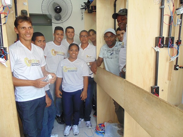 service-image